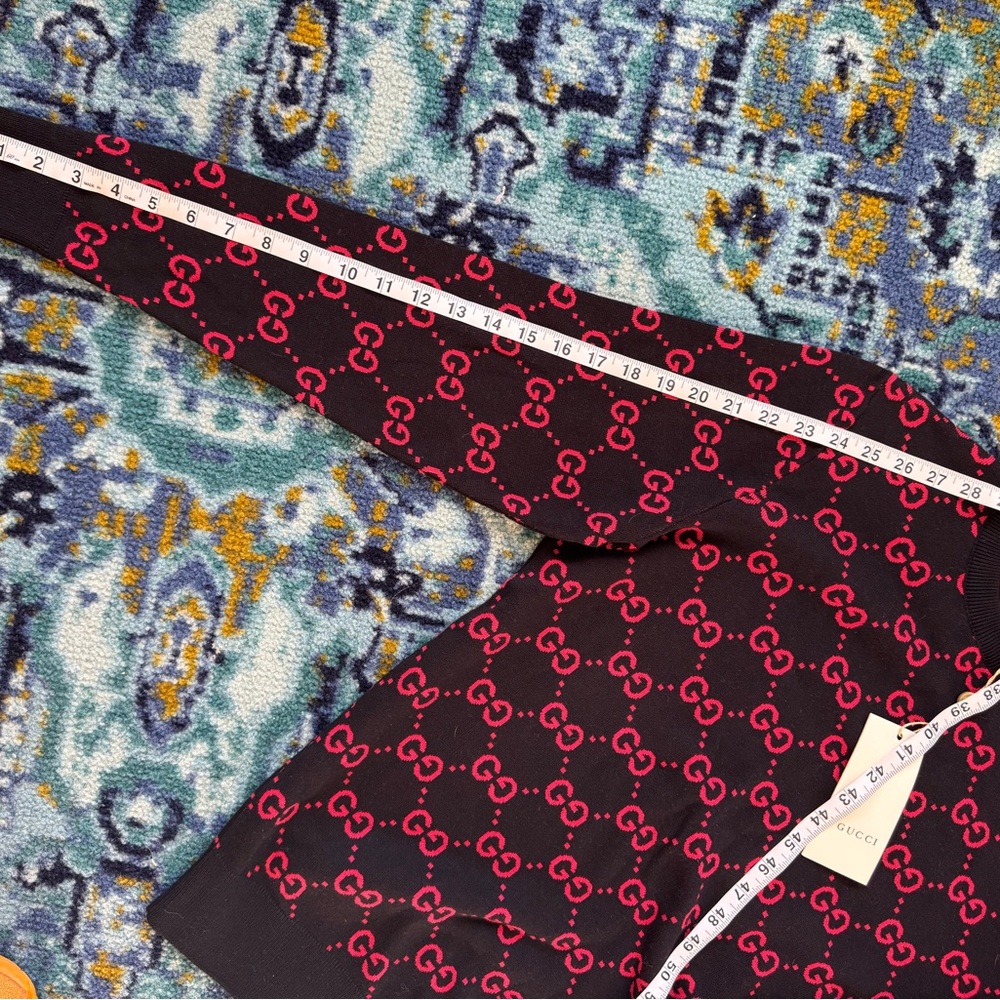 Men's Sweater in Black and Red Pattern - Picture 8 of 8